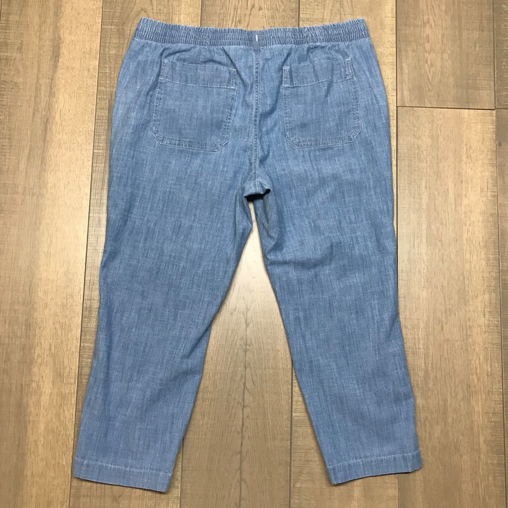 L.L. Bean Pants Womens Size 16P Blue Chinos Lakeswashed Pull on Chambray Ankle - Picture 2 of 10